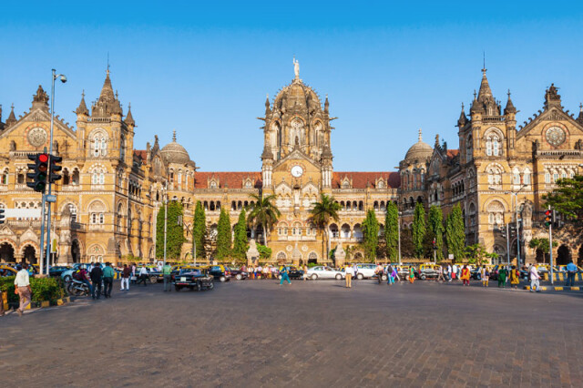 MovieWalk Mumbai Fort Trainstation Chhatrapati Shivaji Terminus