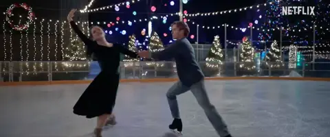 Screenshot A Dogs Perfecht Christmas Gyro Park Penticton Credit Netflix Photo Diyah Pera
